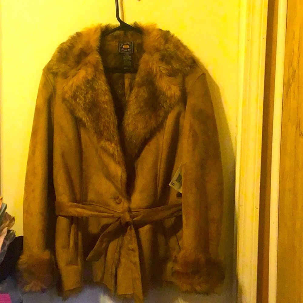 NWT- GORGEOUS FAUX FUR LINED/COLLAR/CUFF COAT